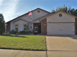 1700 S Yellowood Ave, Broken Arrow, OK 74012