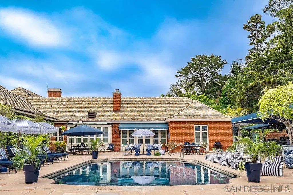 16 bed, 23.0 bath, 22897 sqft, $69,000 — Photo 2