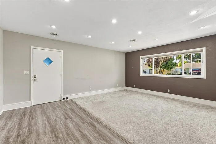 2820 Maryland St — Photo 33