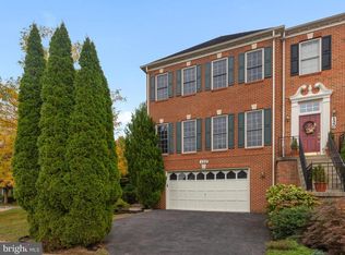 122 Winter Walk Dr, Gaithersburg, MD 20878