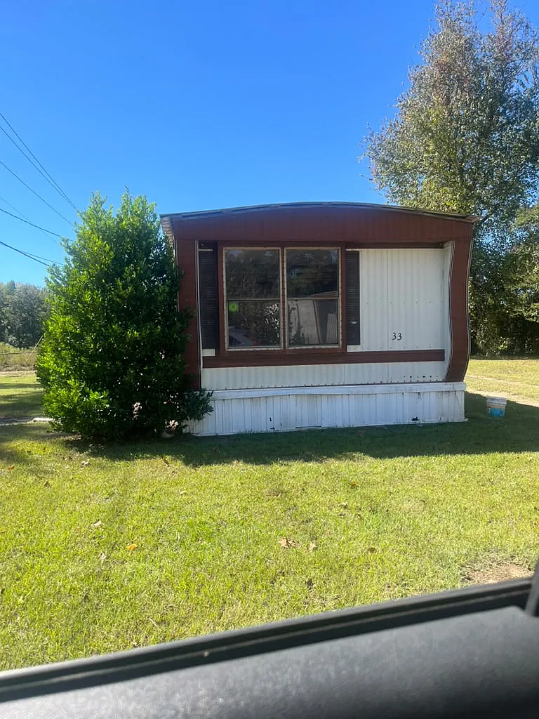 2 bed, 700 sqft, $700 — Photo 1