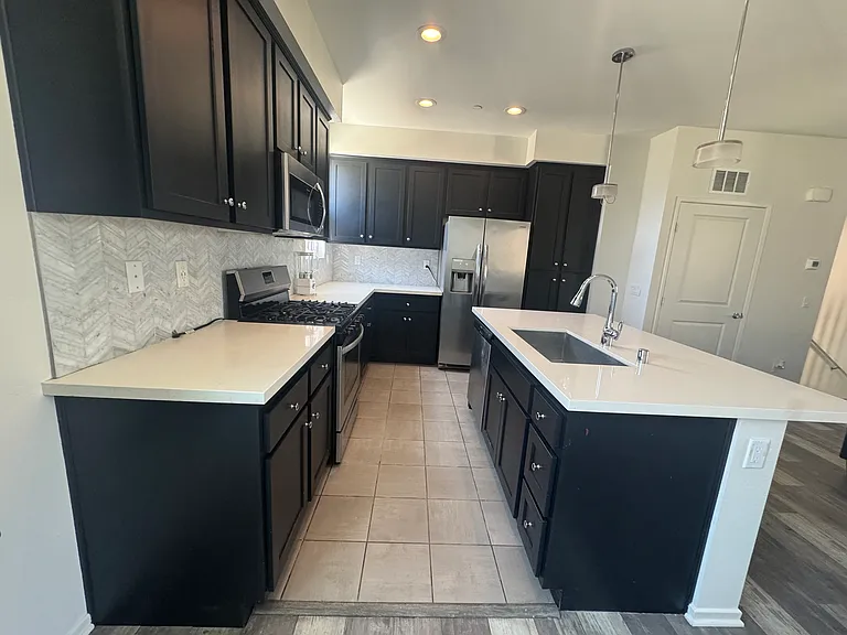 1404 Santa Victoria Rd #4 — Photo 11