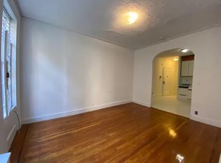 196 W 10th St #2C, New York, NY 10014