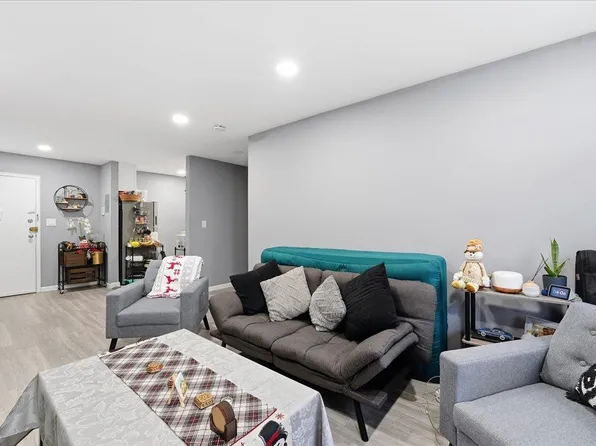 120 32nd Street image 2 of 17