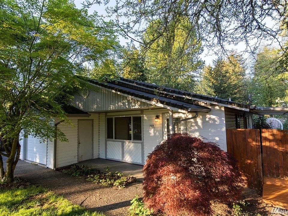 1st image of 2418 W Lake Dr SE