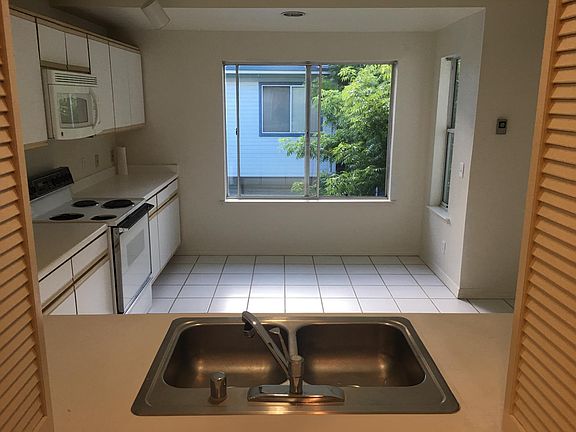 3rd image of 450 Sierra Vista Ave APT 7