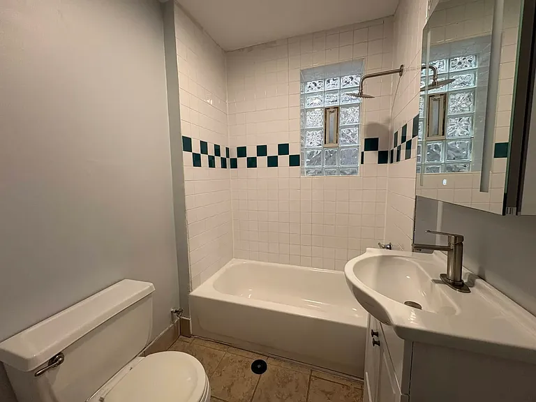 2142 W 18th St #1B — Photo 9