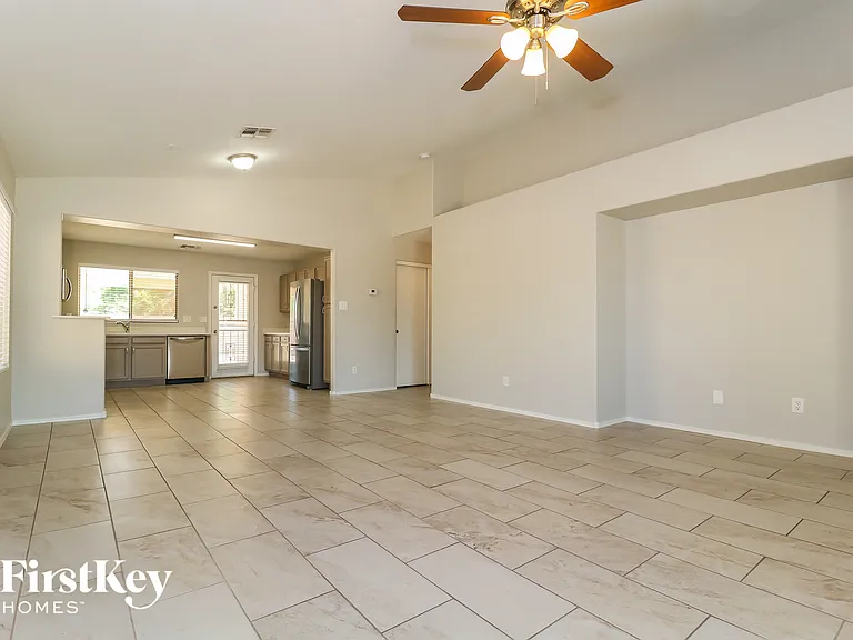 15841 W Morning Glory St — Photo 4