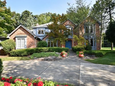 621 Foxhall Rd, Bloomfield Hills, MI, 48304