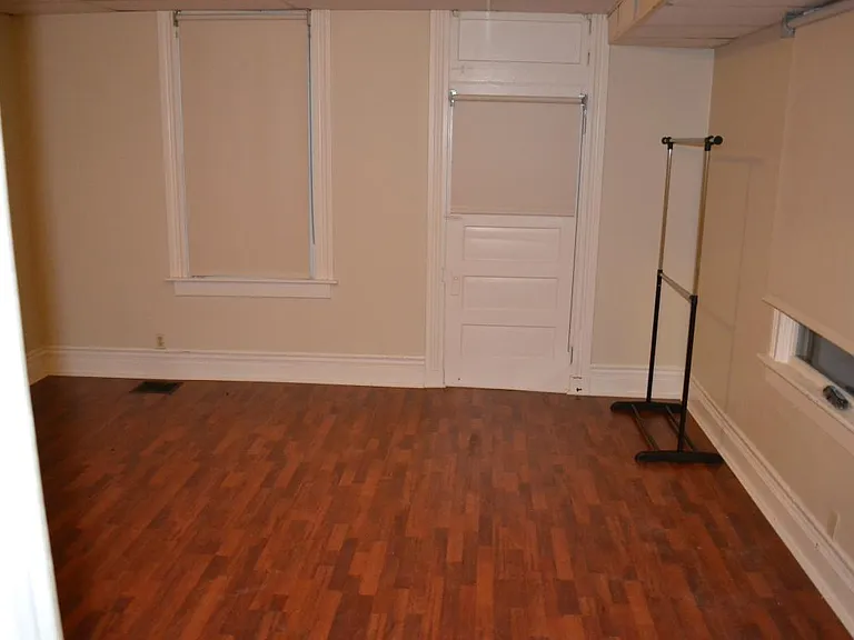 305 Emming St — Photo 18