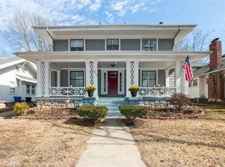 5925 Oak St, Kansas City, MO 64113