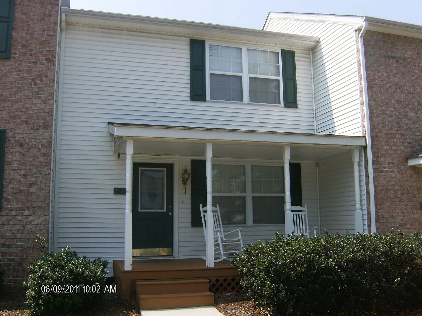 2 Bedroom 1.5 Bath Townhouse — Photo 1
