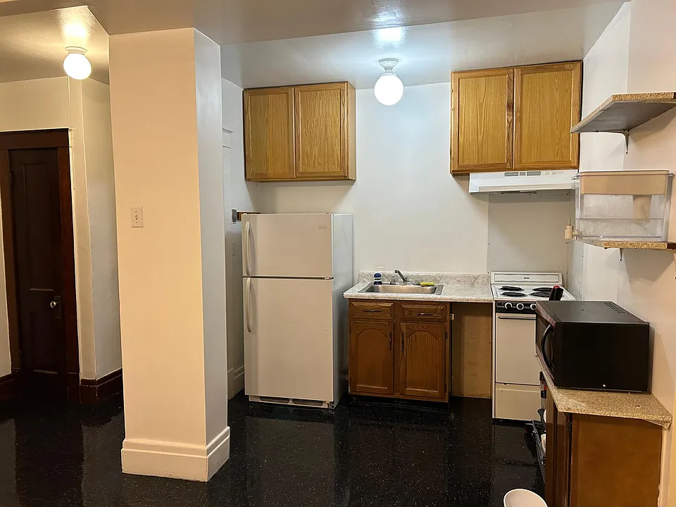 1244 Pine Ave #3