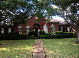 5702 Baskerville Dr, Richardson, TX 75082