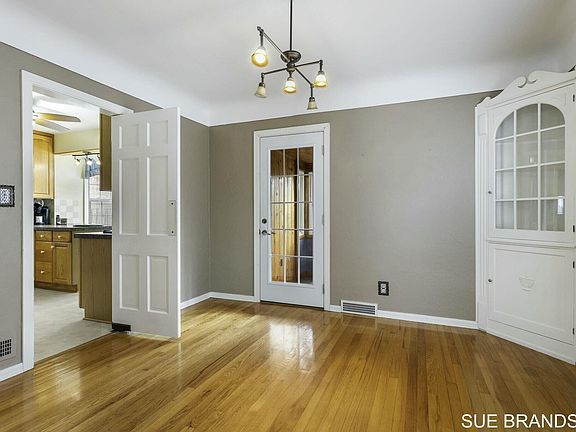 4th image of 664 Ottillia St SE