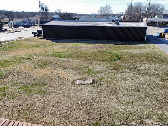 4th image of 515 E Wyandotte Ave