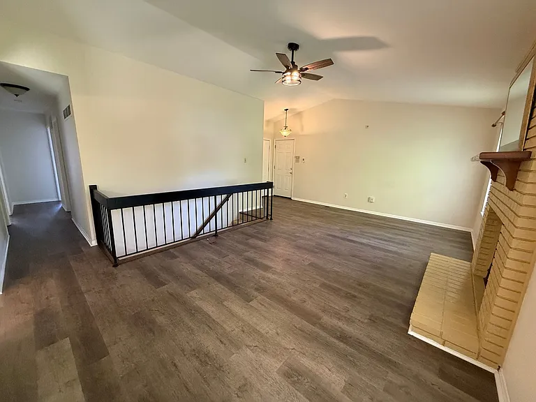 17 Hurstfield Ct — Photo 6