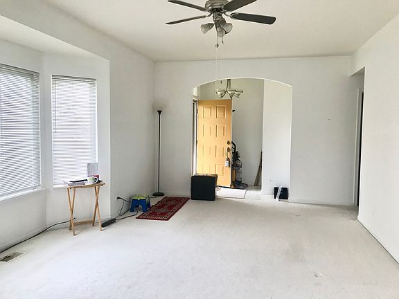 4th image of 899 Carlsbad Ct