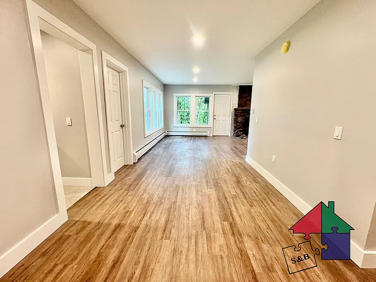 24 Mountain View St — Photo 11