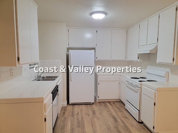 3rd image of 776-780 Nacional Ct #2B-1BA-750SQFT
