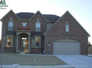 49751 W Central Park, Update, MI 48316