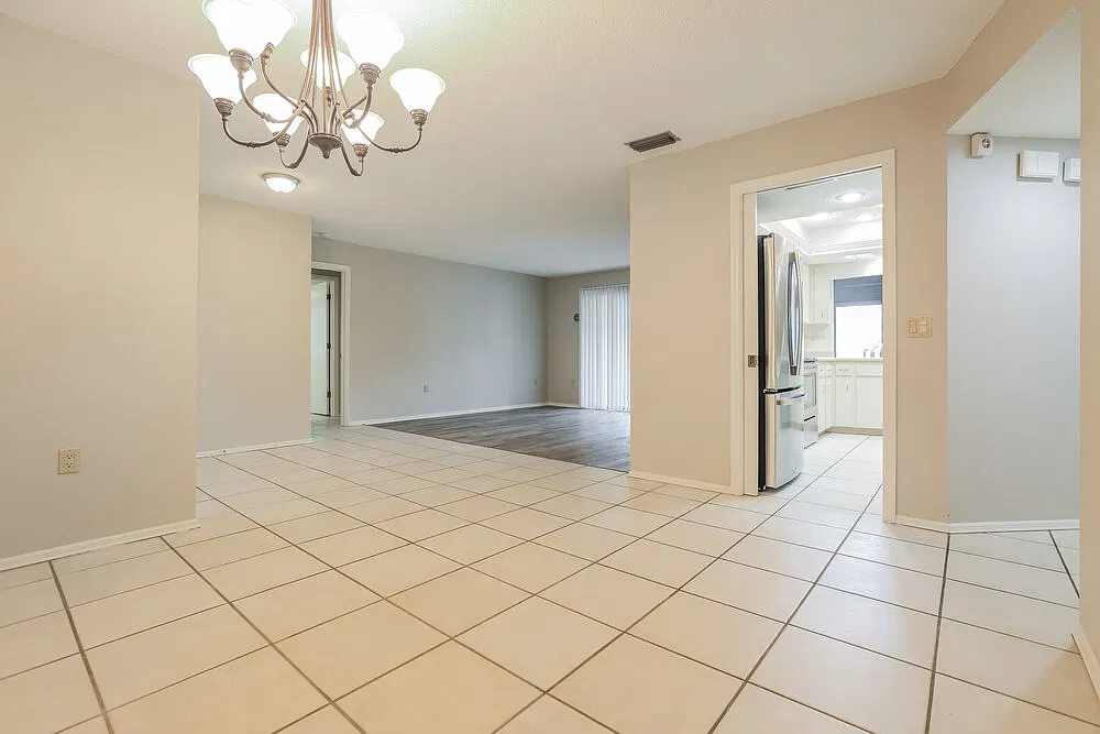 3 bed, 2.0 bath, 2130 sqft, $2,465 — Photo 4