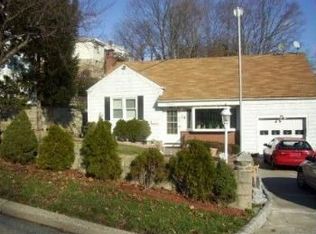 14 Valley View Dr, Yonkers, NY 10710