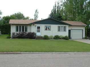 377 McKenzie Ave, Carrington, ND 58421
