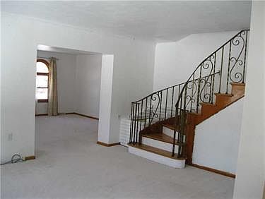 3rd image of 686 Glenrock Dr