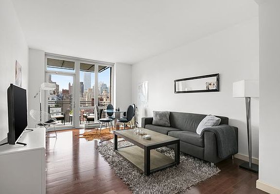 3rd image of 225 E 34th St APT 18D