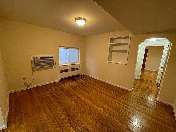3rd image of 3144 Waterbury Ave #1