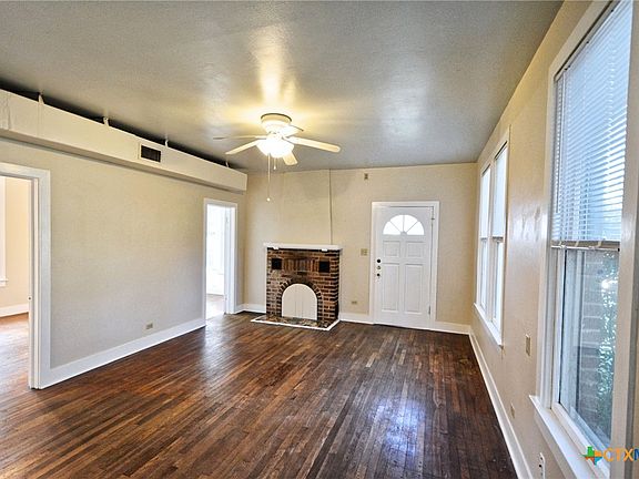 3rd image of 1432 N Walnut Ave #A