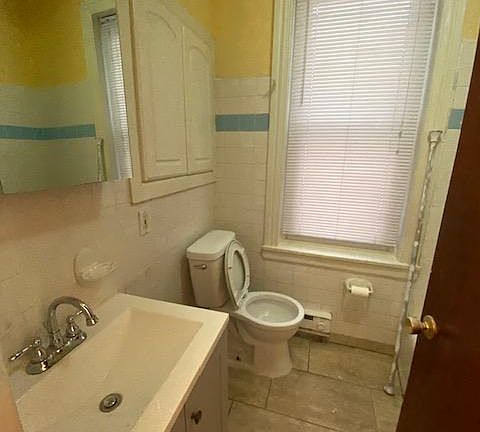 3rd image of 2020 E Allegheny Ave #2