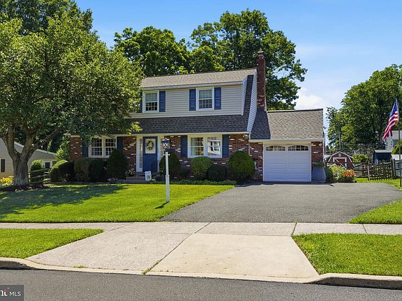 2nd image of 293 Norfolk Rd