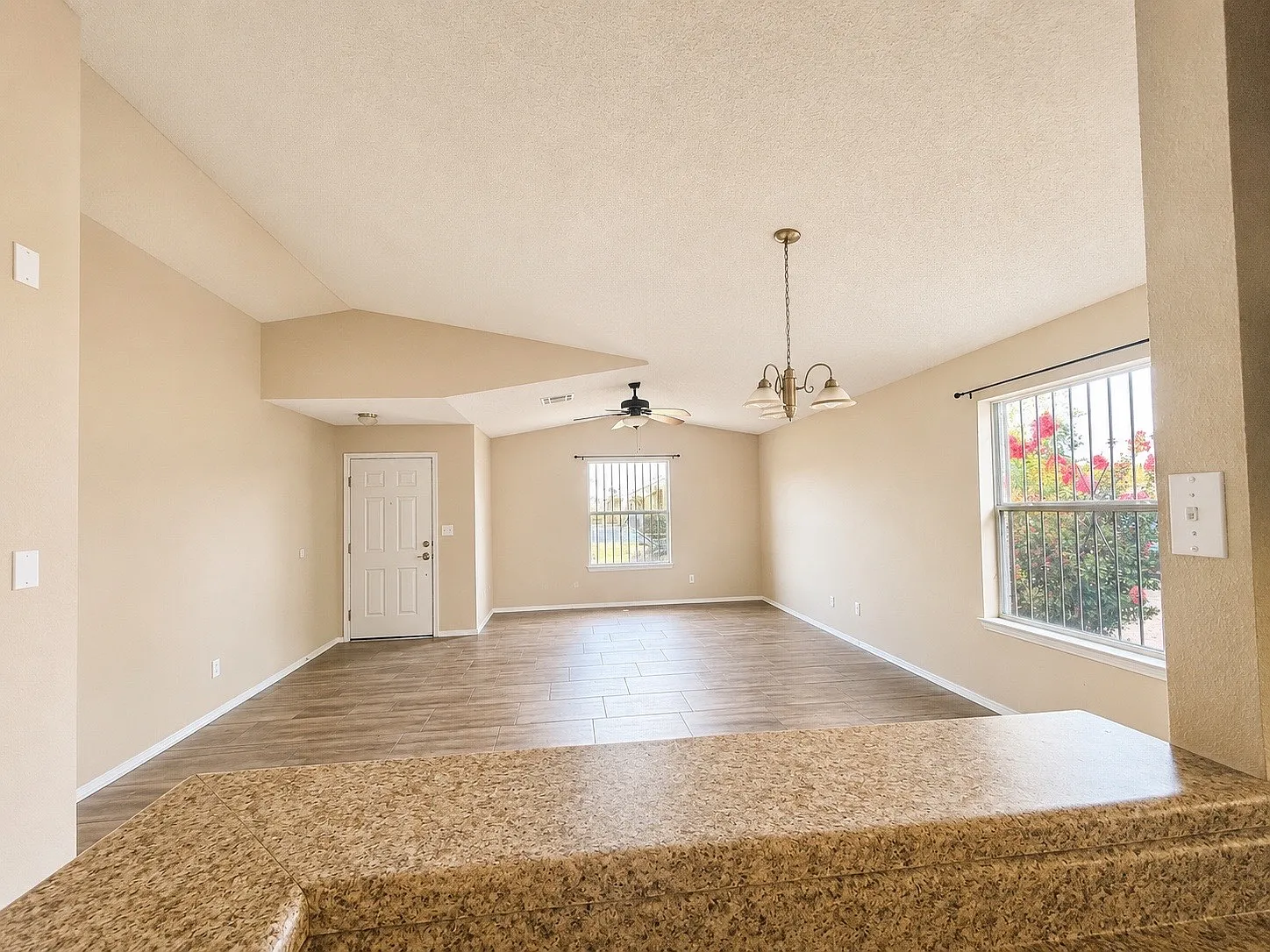 4 bed, 1623 sqft, $1,795 — Photo 4