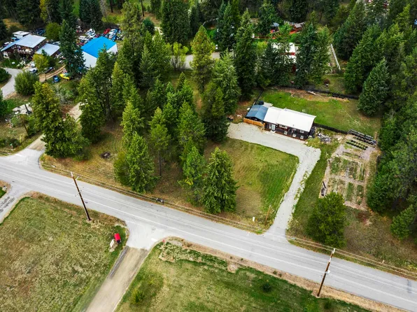 2175 Roosevelt Rd, Moyie Springs, ID 83845