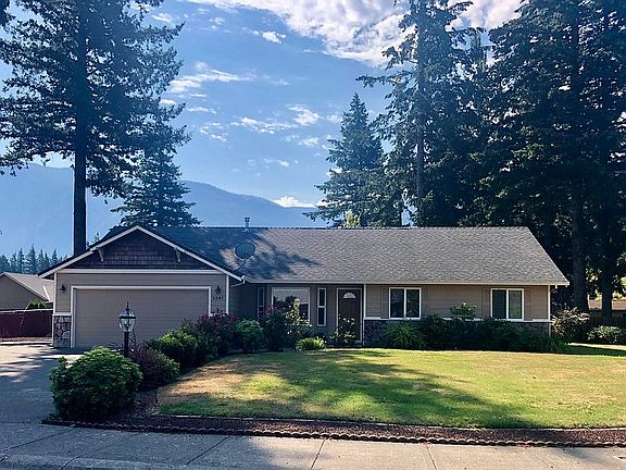 2nd image of 3207 Sunset Dr