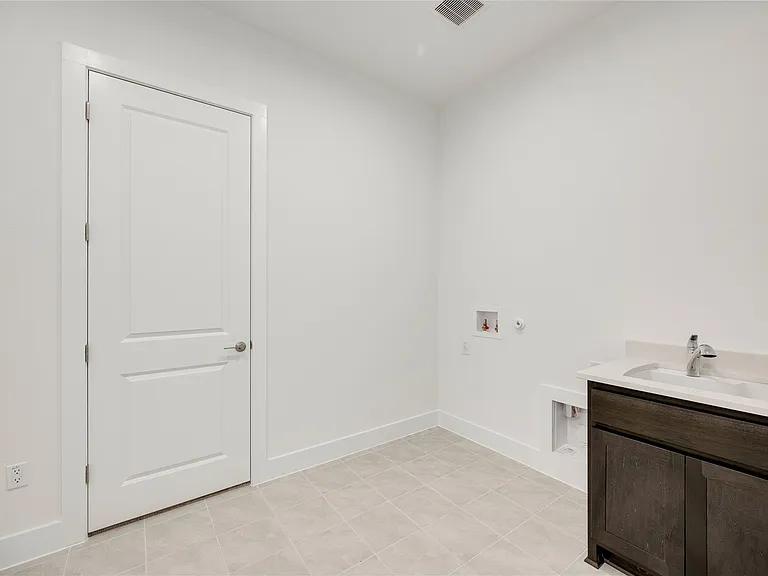 2420 Sondrio Bnd — Photo 21