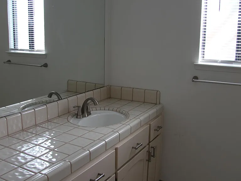 650 Vine Ct — Photo 6