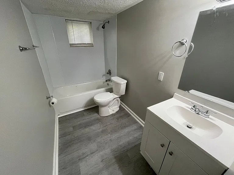 East Ridge Apartments — Photo 17