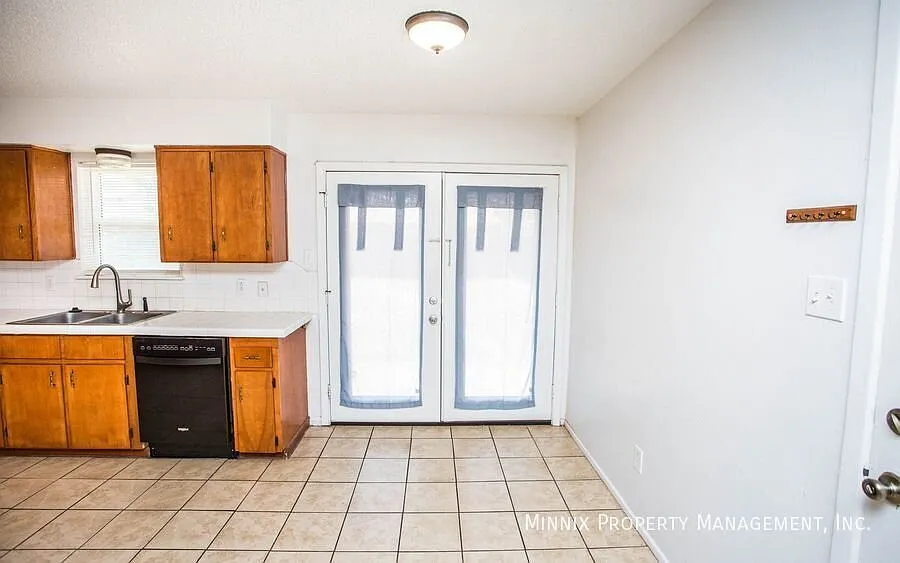 3 bedroom/ 2 bath | 5523 17th St. — Photo 4