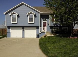 1001 NE Florence Ave, Lees Summit, MO 64086