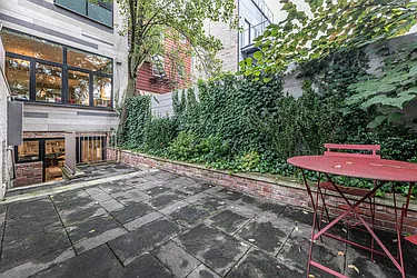 Rented by Rove Travel LLC