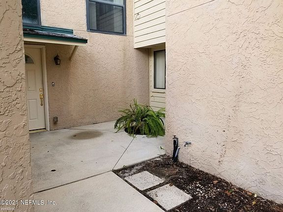 4th image of 1570 Mardis Pl W