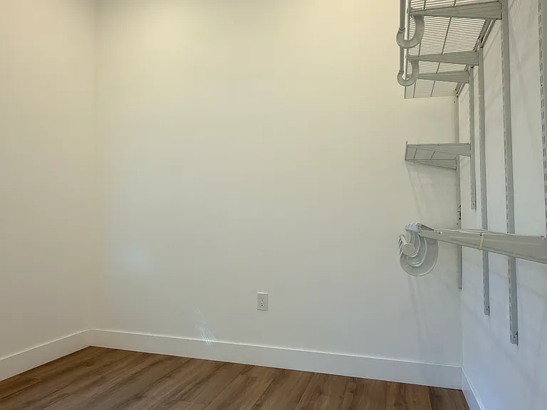 1018 Cedar Brk #C — Photo 4