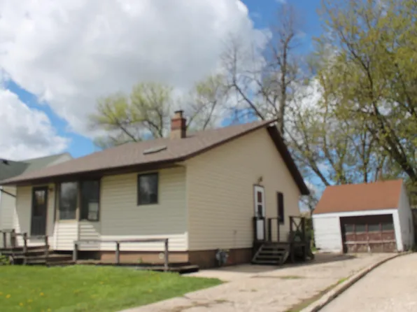 957 McMillan St, Worthington, MN 56187