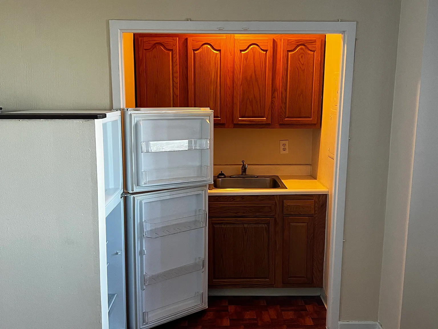 Studio, 375 sqft, $1,050 — Photo 3