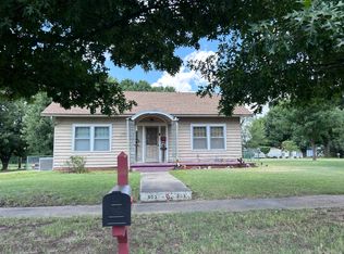 503 N 6th St, Blackwell, OK 74631
