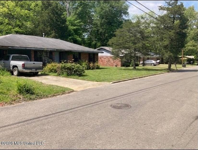 2nd image of 61 Chandler St