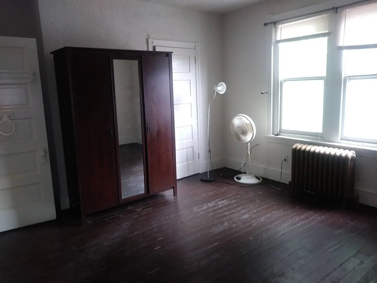 Building Photo - 46 Kingsessing Ave #2
